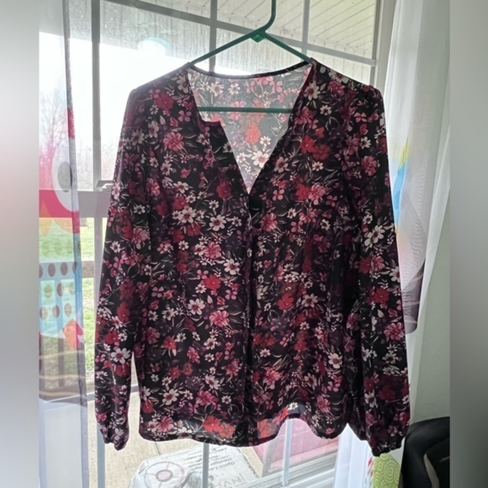 Women’s Floral Button-Front Blouse in Dark Pink and Black